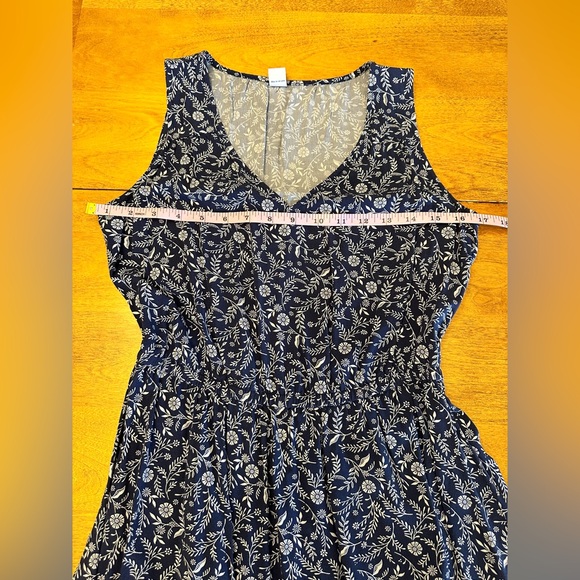 Old Navy dress - Picture 5 of 6